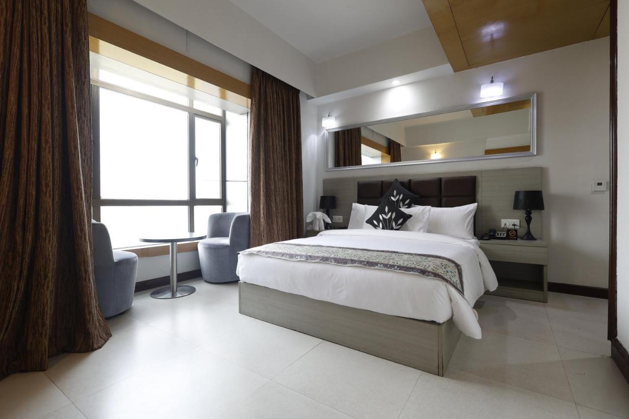 Aristocrat Hotel Kolkata Eksteriør bilde