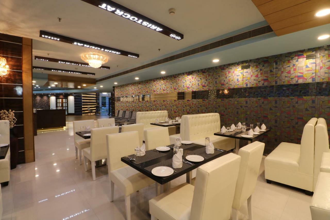 Aristocrat Hotel Kolkata Eksteriør bilde